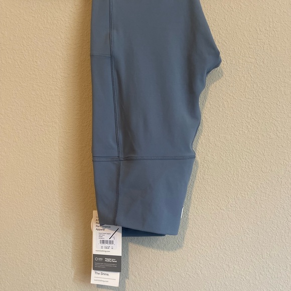 Vuori studio pocket leggings NWT - Picture 5 of 5
